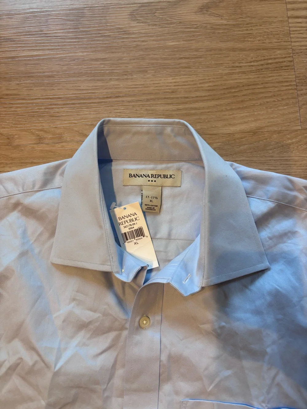 NWT Banana Republic Men’s XL (17-17.5) Button Down Dress Shirt Light Blue Office